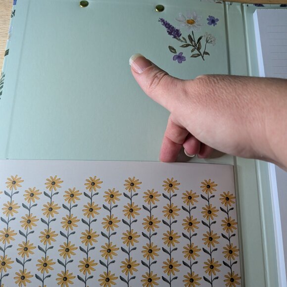 Archer & Olive Floral Clipboard Folio with Notepad - Picture 7 of 10